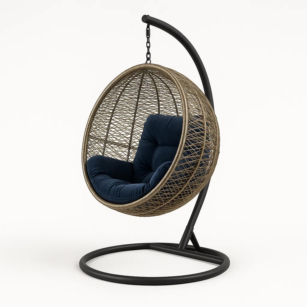 Rattan-Hängesessel mit Stahlrahmen und dunkelblauem Kissen